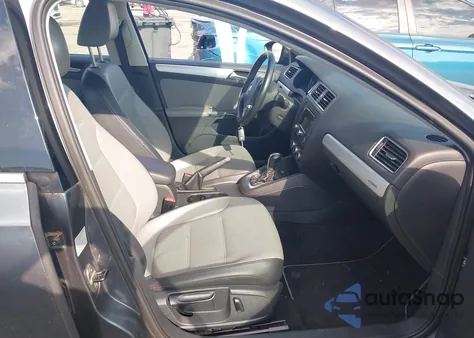 2013 Volkswagen Jetta Hybrid Sel Premium from USA, damaged, VIN 3VW637AJ5DM254787